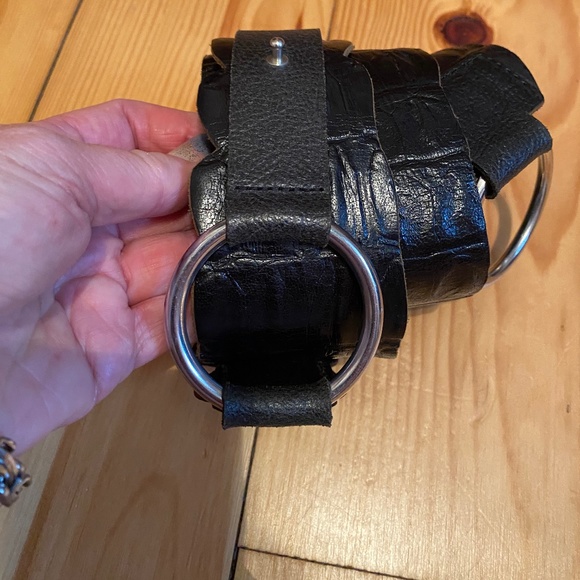 Olsen Leather Loop Belt - Picture 7 of 13